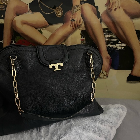 Beautiful Tory Burch 3 piece combo 🔥🖤🖤👜🩴🛍️ - Picture 8 of 14
